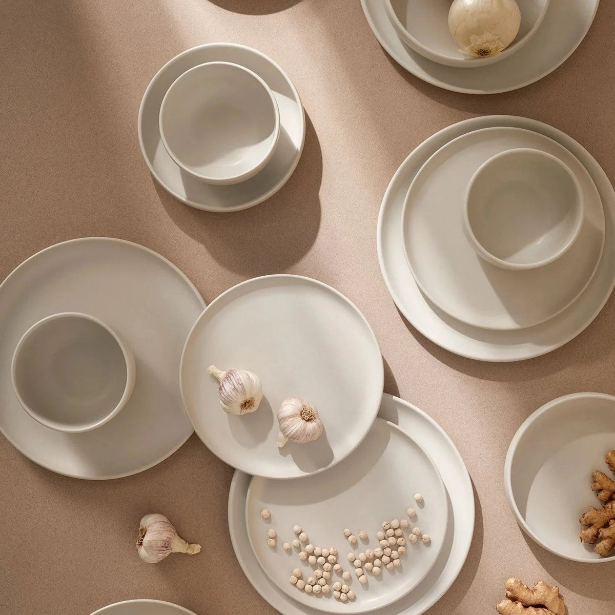 Flat Salad/Dinner Plate | Edan 9.4" - Matte White Stoneware Set