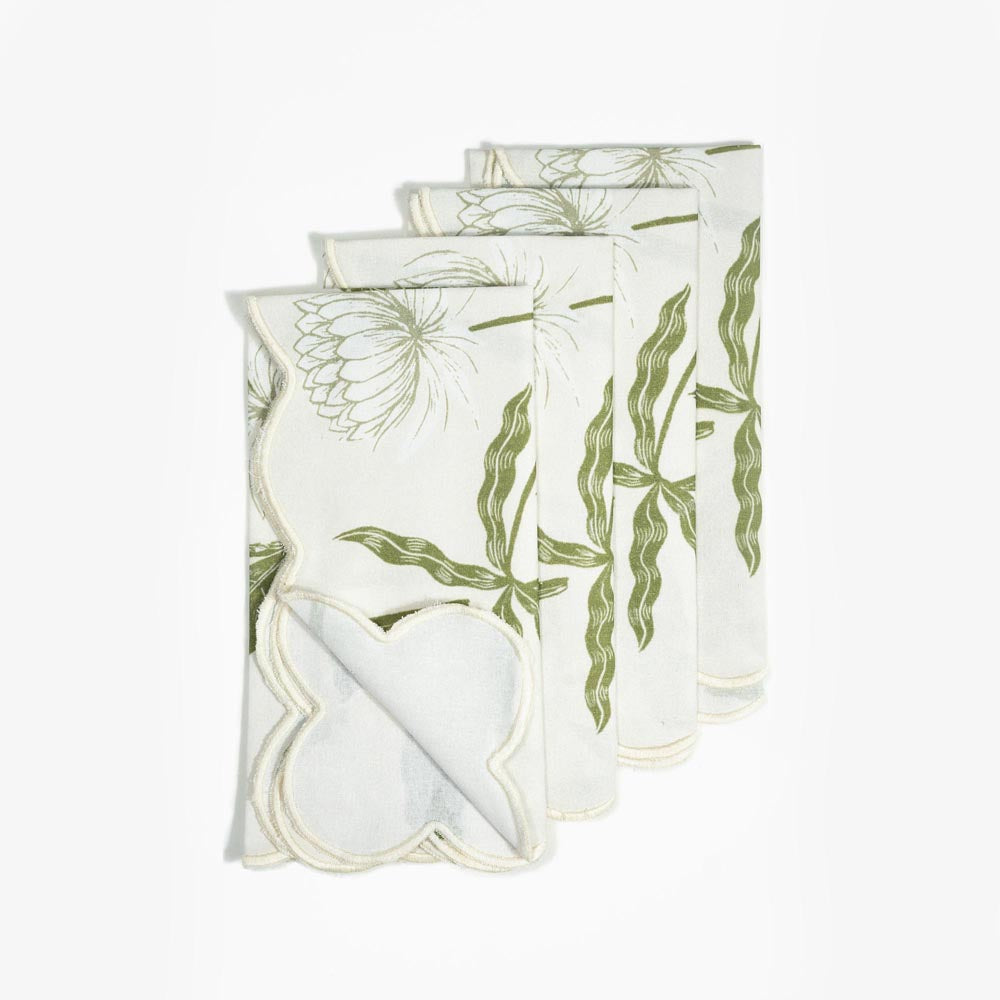 Storytime Dahlias Table Linens Set.