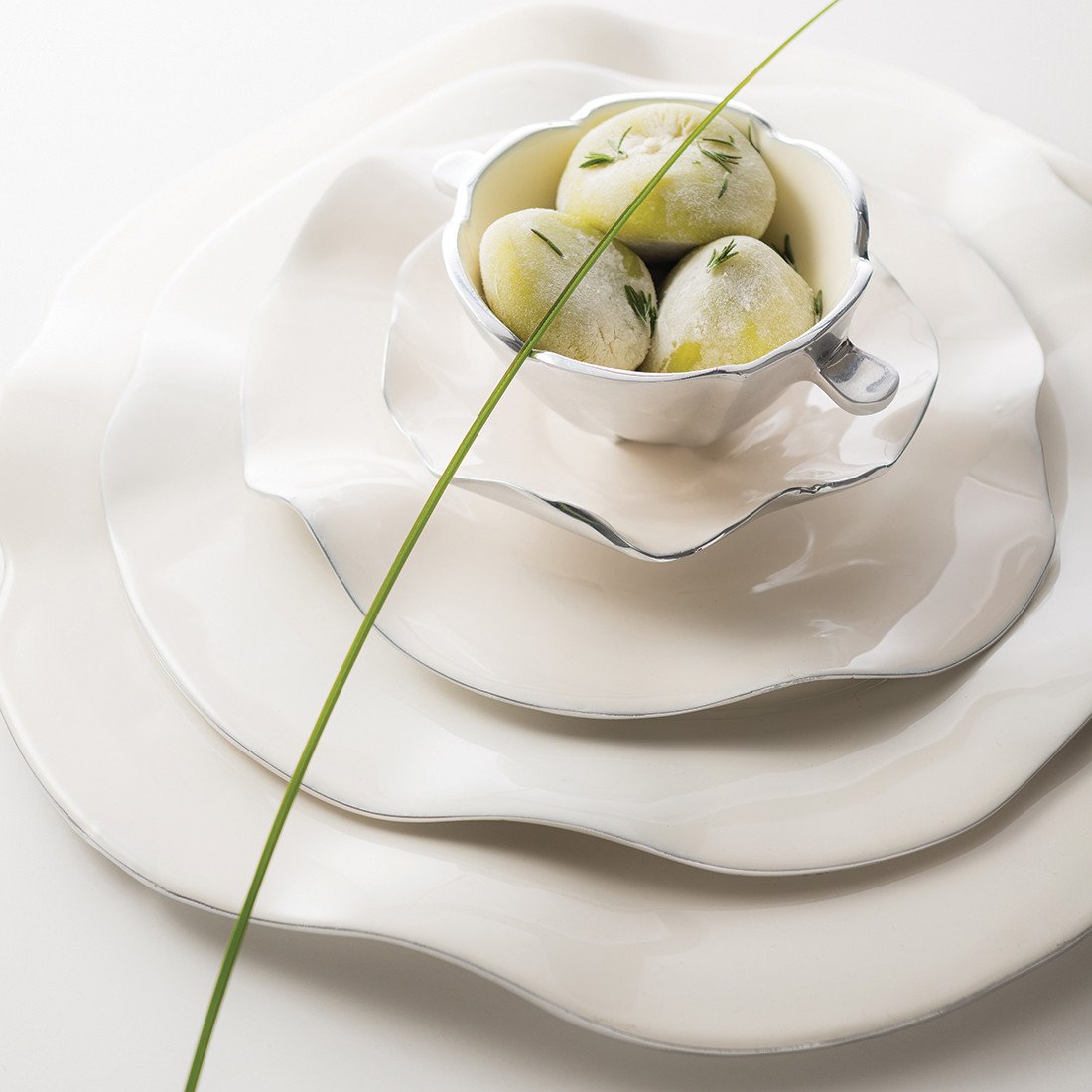 Ruffled Long Trays Oyster.