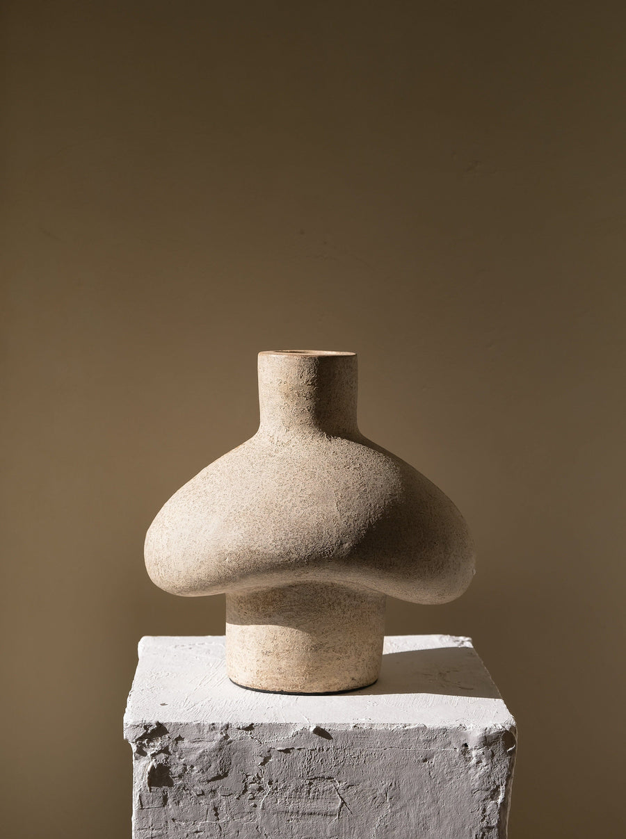Tana Vessel.
