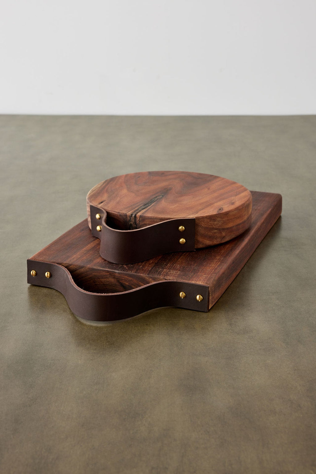 Round Wooden Cutting Board with Leather Strap