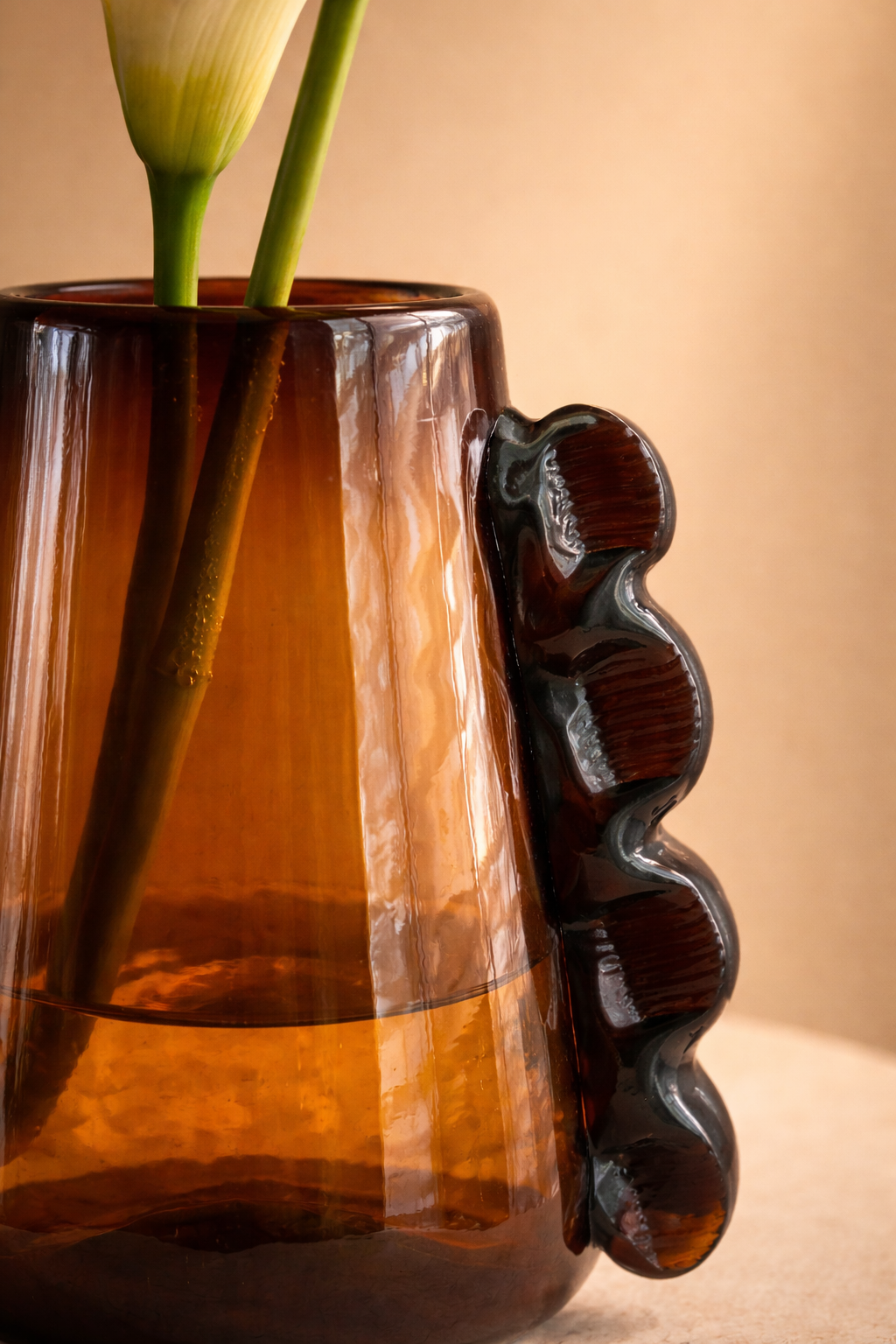 Betta Vase Amber by MESO
