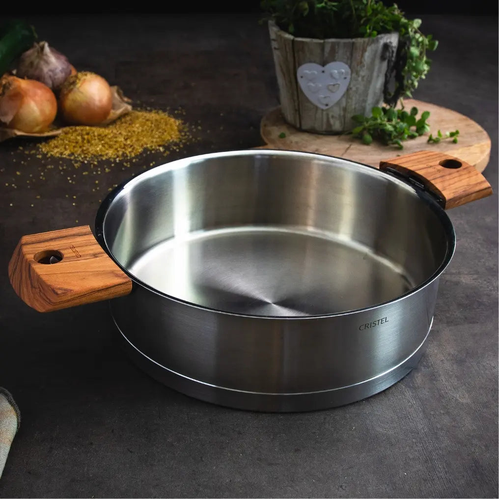 Saute pan with lid