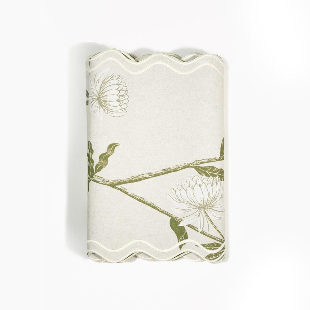 Storytime Dahlias Table Linens Set.