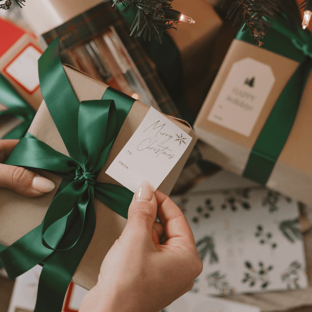 Holiday Classic Gift Tags Set.