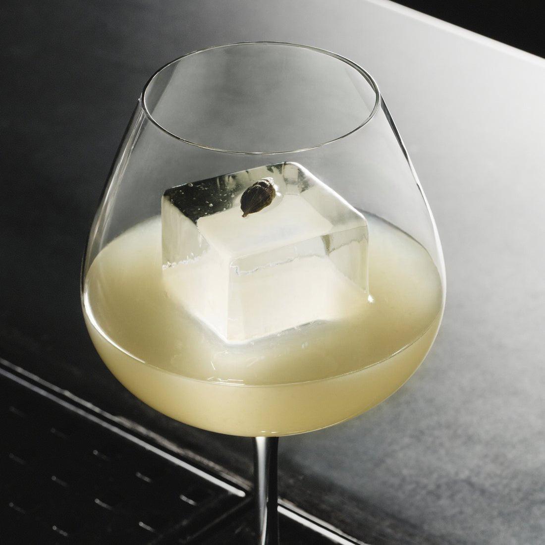 Orrefors Aroma Copa Gin Glass – Spritz Crystal Clear (Set of 4) - Thumbnail 3